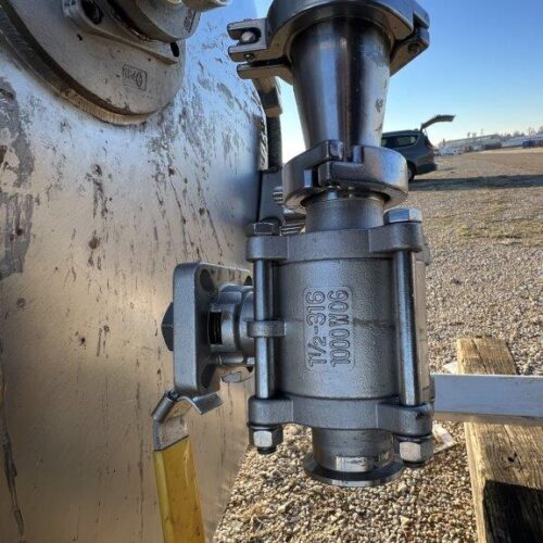 1,400 Gallon Capacity Roben Vertical Jacketed Agitated S/S Mix Tank