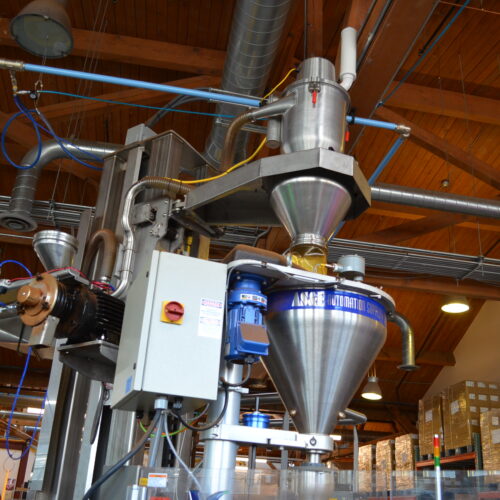 Pneu-Con Pneumatic Feeding System with Vertical Conveying System, Whisper Loader Kit and Integrated Mechanical Gantry