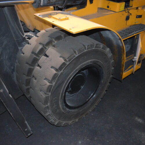 Hyundai Model 70D9 15,500 Pound Capacity Diesel-Powered Forklift Truck