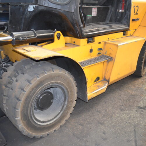 Hyundai Model 70D9 15,500 Pound Capacity Diesel-Powered Forklift Truck