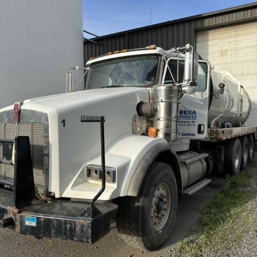 2012 Kenworth Model T800 Vacuum Tractor, Tri Axle, Day Cab, With Brine Tank and NVE Vacuum Unit
