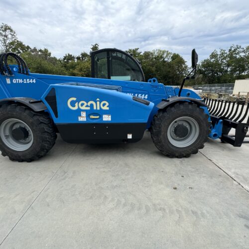 Genie Model GTH1544 15,000 Pound Maximum Lift Capacity Telehandler Telescopic Forklift With Long Reach Attachment