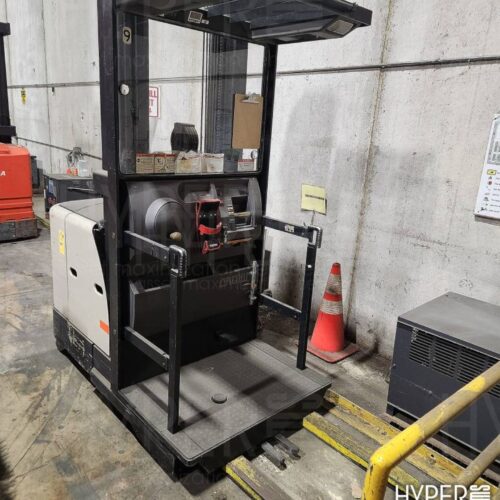 Crown 3000# Electric forklift