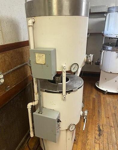 Smith 100/100 Pound Over and Under Chocolate Melter