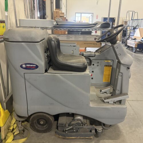 Nilfisk Advance Advenger 2810 Ride-On Floor Scrubber