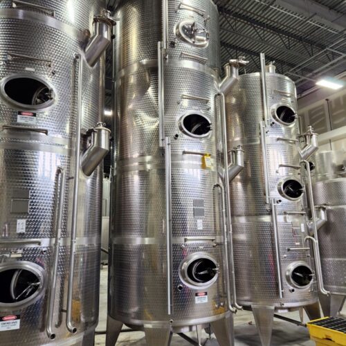 14,000 Liter (3,700 Gallon) Total Capacity Vinquip Vertical Jacketed Stainless Steel Beverage Tank