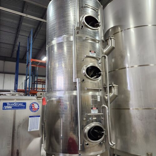 9,000 Liter (2,300 Gallon) Total Capacity Vinquip Vertical Jacketed Stainless Steel Beverage Tank