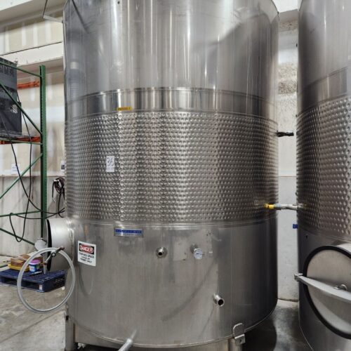 3,000 Gallon Maximum Capacity Mueller Stainless Steel Beverage Tank DF Jacketed