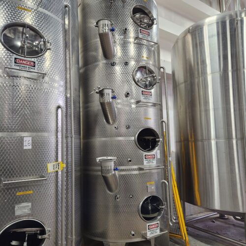 10,900 Liter (2,900 Gallon) Vinquip Stainless Steel Beverage Tank Jacketed