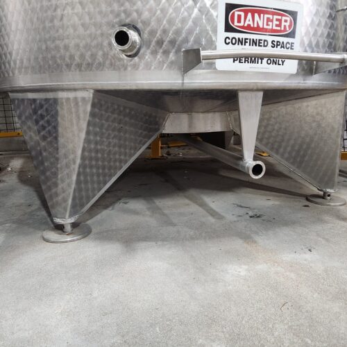 10,900 Liter (2,900 Gallon) Vinquip Stainless Steel Beverage Tank Jacketed