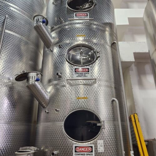 10,900 Liter (2,900 Gallon) Vinquip Stainless Steel Beverage Tank Jacketed