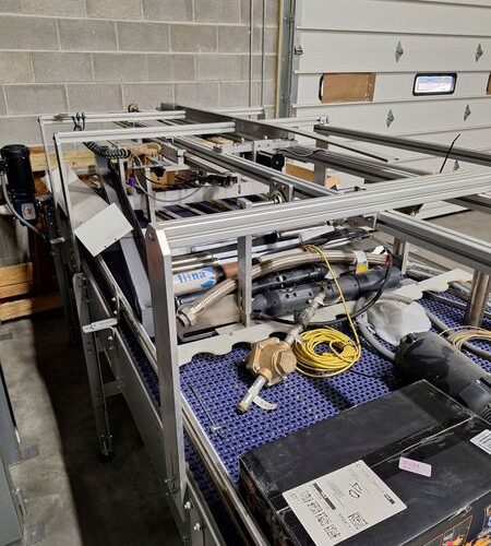 Ska Fab Depalletizer with Associated Conveyors