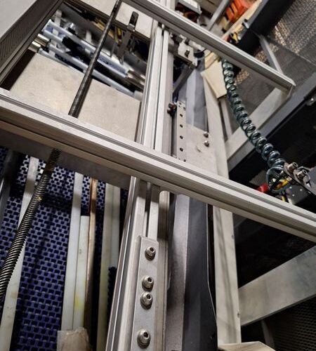 Ska Fab Depalletizer with Associated Conveyors