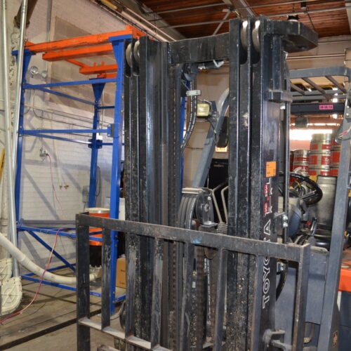 Toyota 7FBCU30 5,800 Pound Capacity Electric Forklift Truck with Battery