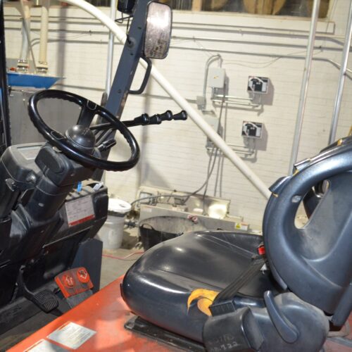 Toyota 7FBCU30 5,800 Pound Capacity Electric Forklift Truck with Battery