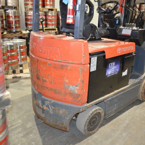Toyota 7FBCU30 5,800 Pound Capacity Electric Forklift Truck with Battery