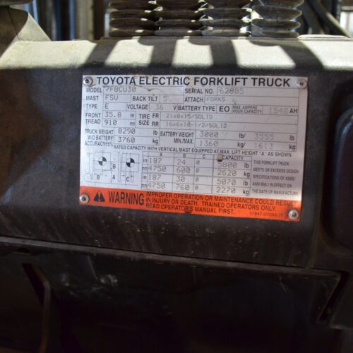 Toyota 7FBCU30 5,800 Pound Capacity Electric Forklift Truck with Battery