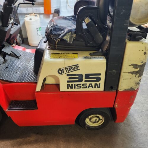 Nissan Optimum 35 CPJ01A18PV Forklift 2,750 Lbs. Maximum Capacity