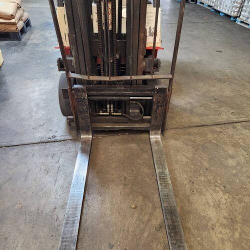 Nissan Optimum 35 CPJ01A18PV Forklift 2,750 Lbs. Maximum Capacity