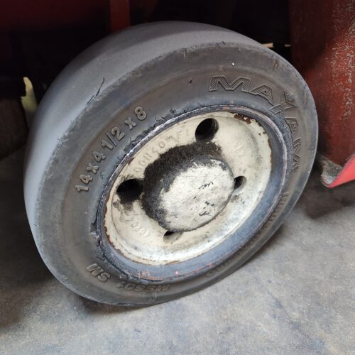 Nissan Optimum 35 CPJ01A18PV Forklift 2,750 Lbs. Maximum Capacity