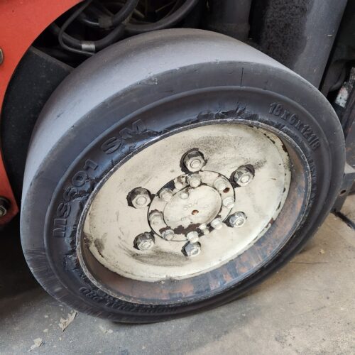 Nissan Optimum 35 CPJ01A18PV Forklift 2,750 Lbs. Maximum Capacity