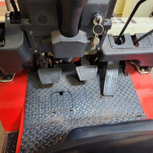 Nissan Optimum 35 CPJ01A18PV Forklift 2,750 Lbs. Maximum Capacity