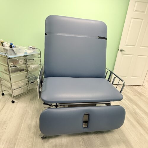 Clinton Industries 600 Pound Capacity Large Exam Table