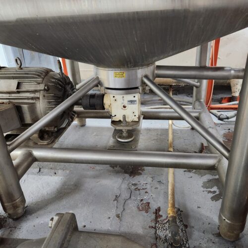 200 Gallon Stainless Steel Likwifier with Top Mounted Access Way