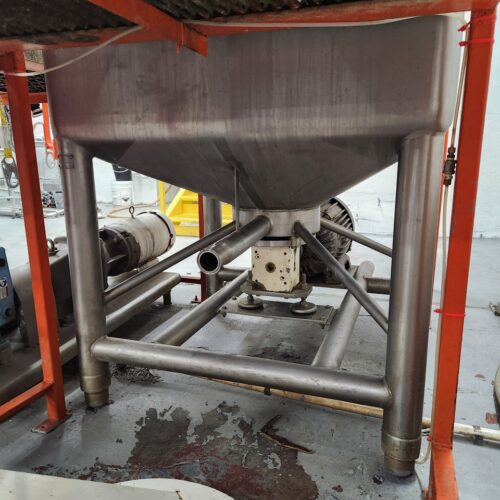 200 Gallon Stainless Steel Likwifier with Top Mounted Access Way