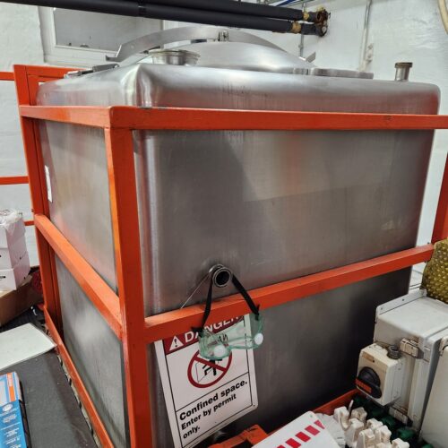 200 Gallon Stainless Steel Likwifier with Top Mounted Access Way