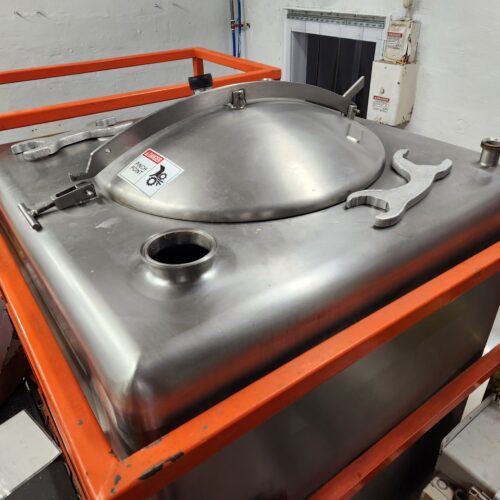 200 Gallon Stainless Steel Likwifier with Top Mounted Access Way
