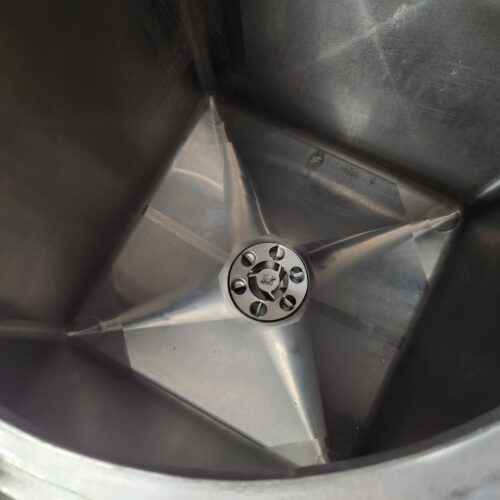 200 Gallon Stainless Steel Likwifier with Top Mounted Access Way