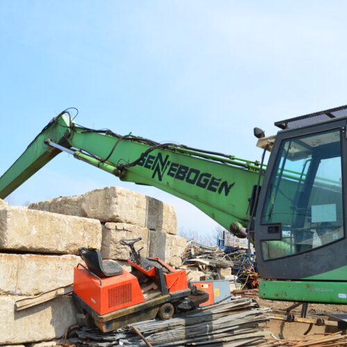 Sennebogen Model 835 Diesel Powered Material Handling Machine