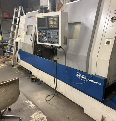 Doosan Model Puma 400B CNC Turning Center Heavy Duty Lathe with 12‑Station Turret